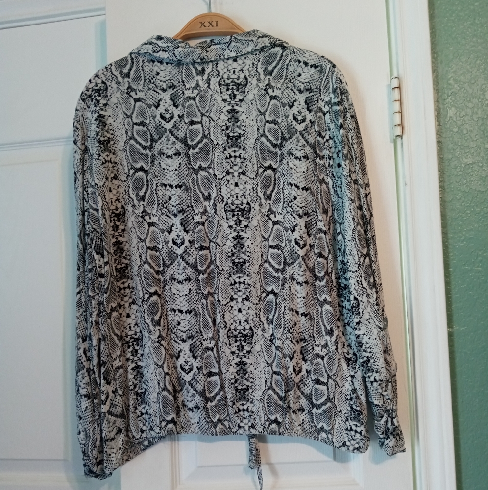 Snake Pattern Shirt - Picture 2 of 3